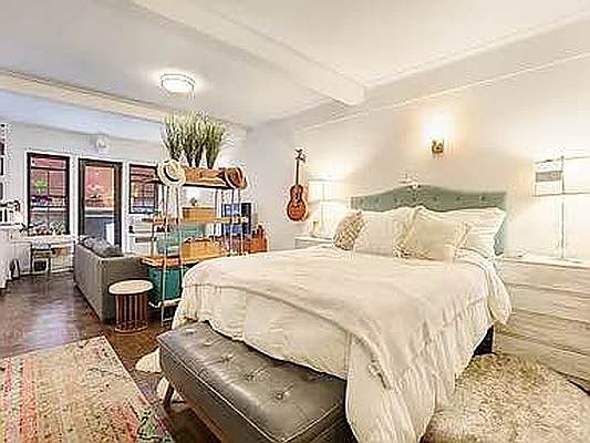2nd image of 132 Henry St #2