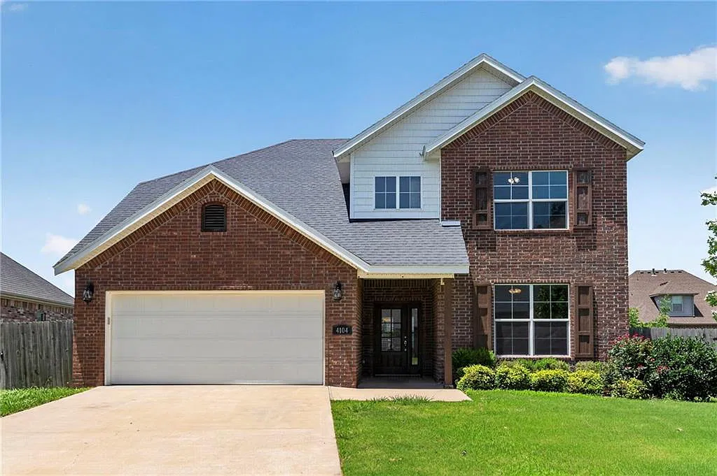 4 bed, 3.5 bath, 3289 sqft, $3,200 — Photo 1