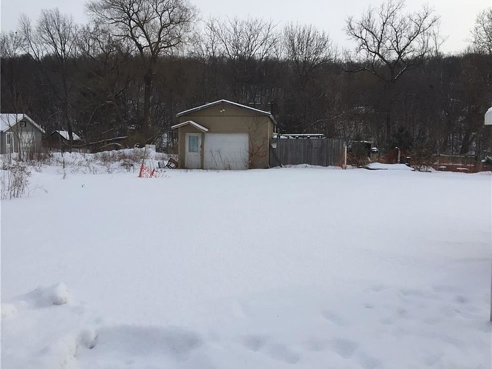 2nd image of 303 Smith Ave