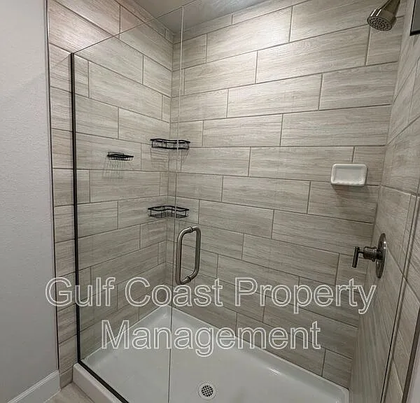 4865 Manila Ave — Photo 32