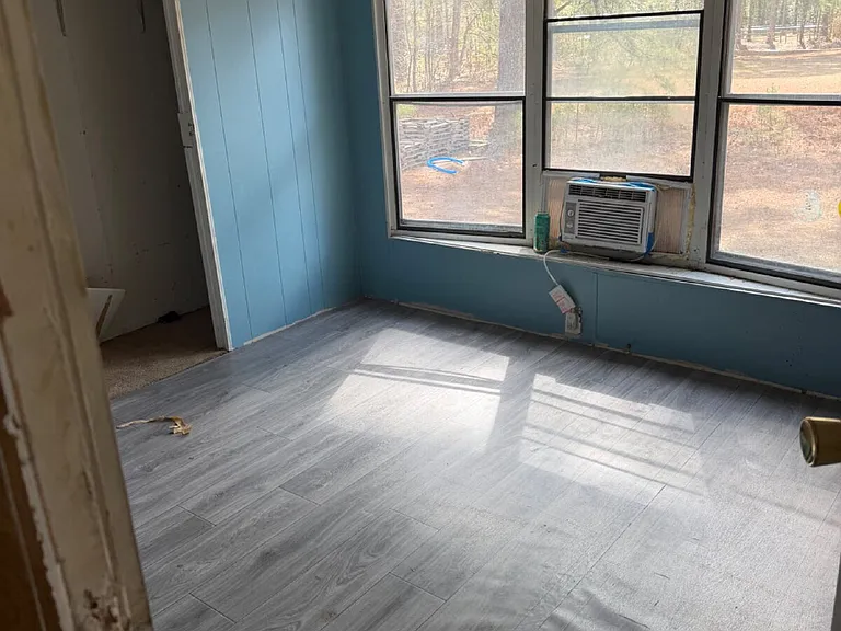 450 Old Castle St — Photo 17