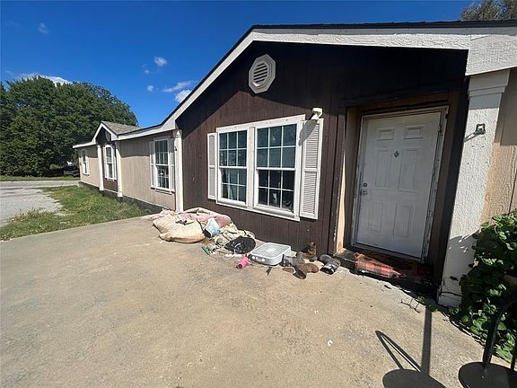 2nd image of 202 S Cedar Ave
