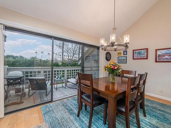 4th image of 524 Via De La Valle Unit I