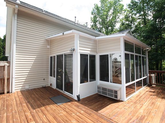 4th image of 75 Heathridge Dr