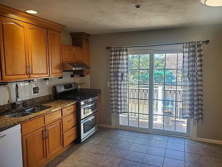5269 Washington St #A — Photo 2