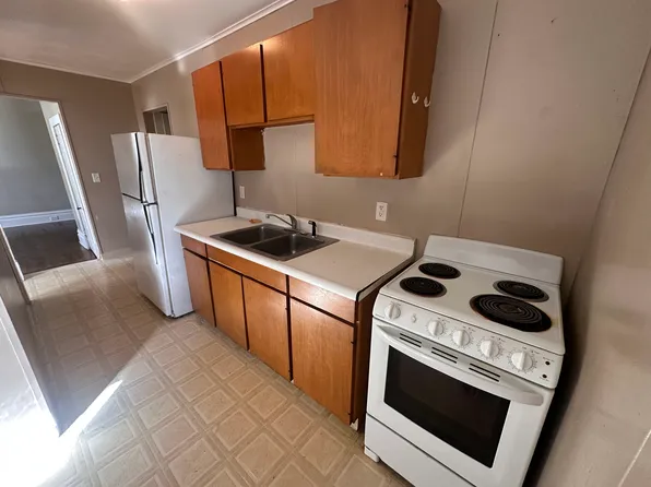 132 E Main St APT 7, Negaunee, MI 49866