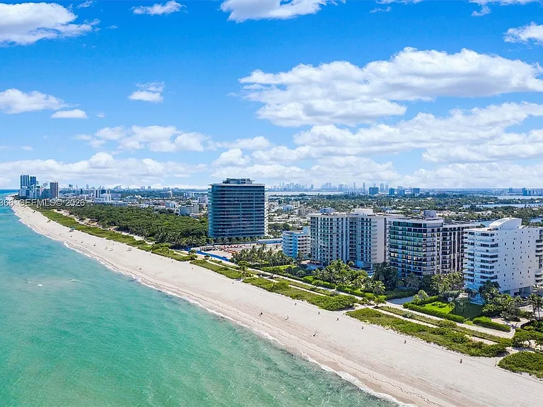 8911 Collins Ave #802 — Photo 32