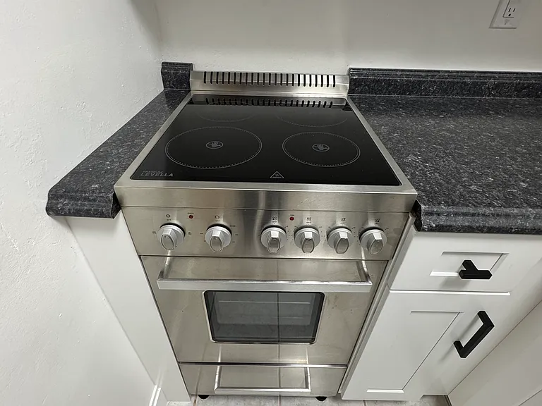 2439 Wilson St #2 — Photo 8