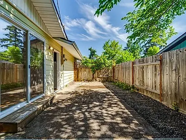310 E 48th Ave — Photo 13