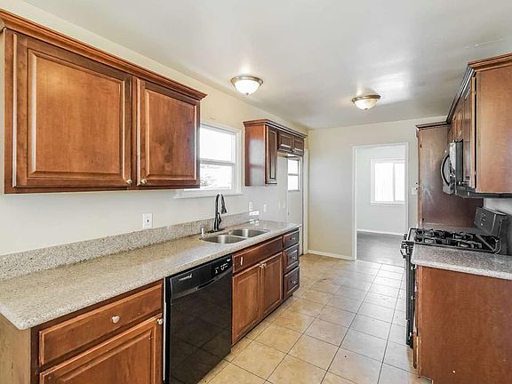 2nd image of 15307 Florwood Ave #Ave2007-1007