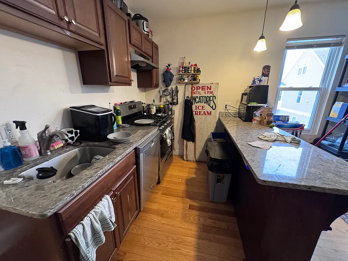Building Photo - 21 Weitz St #2