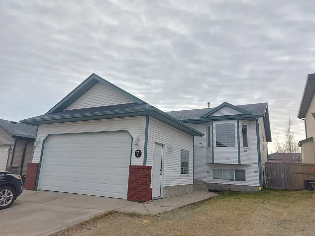 7 Oxley Close — Photo 1