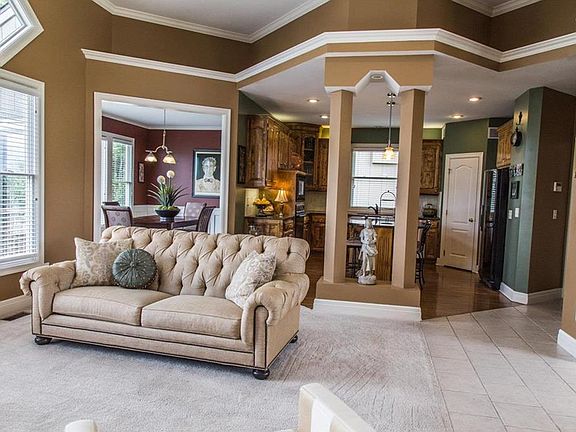 5th image of 5609 NE Coral Dr