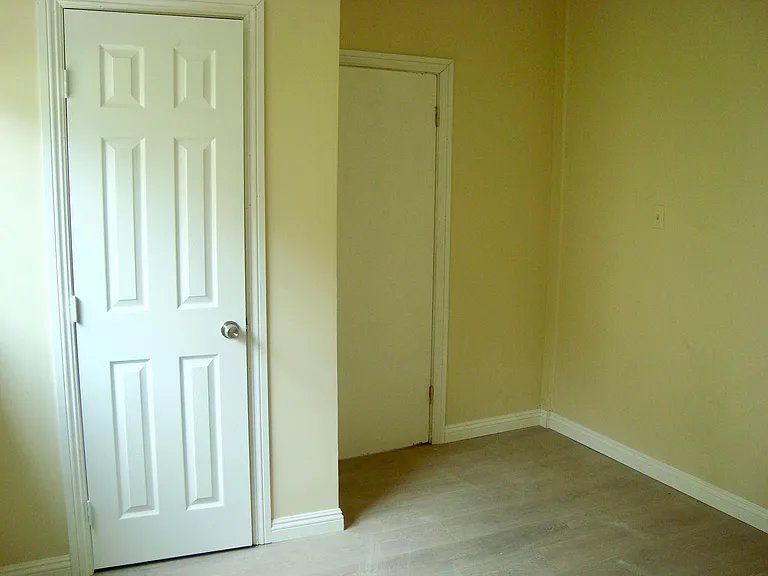 10227 1/2 California Ave — Photo 13