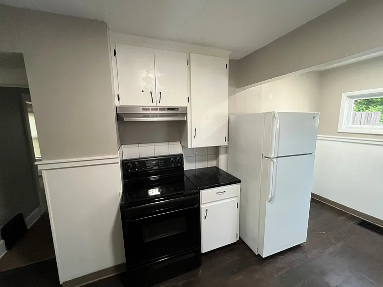 1126 Ardmore Ave SW — Photo 7