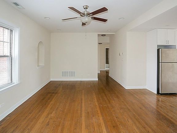 2nd image of 1821 W Leland Ave APT 1
