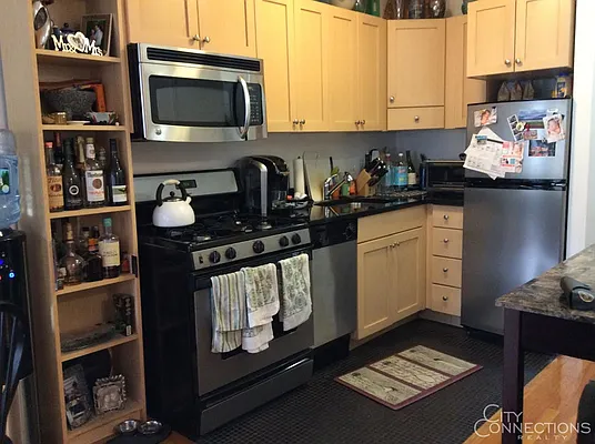 Rented by City Connections Realty | media 7