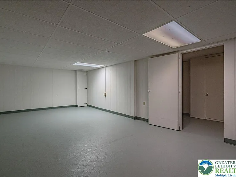 3608 S Highland St — Photo 71