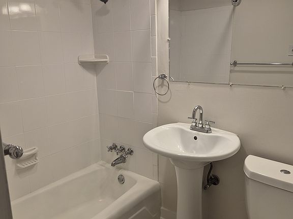 5th image of 4600 Duke St APT 1528