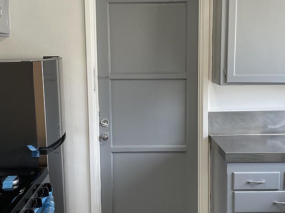 2nd image of 2461 Silver Lake Blvd