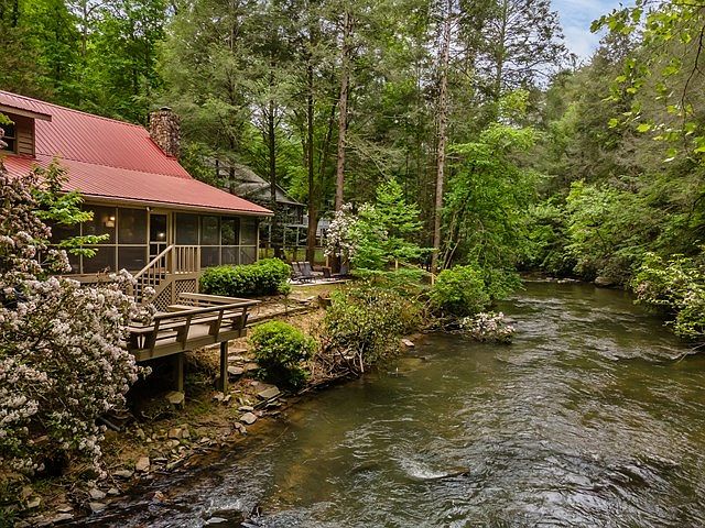 5th image of 61 River Bend Ct