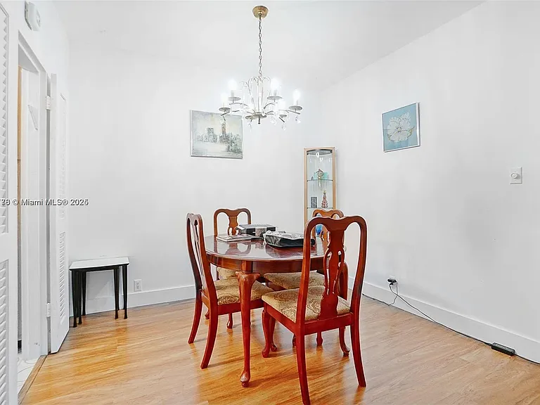 4747 Collins Ave #1108 — Photo 7