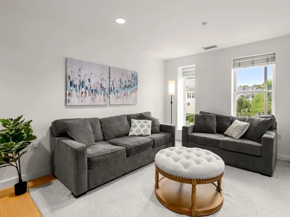 99 Chestnut Hill Ave APT 212, Brighton, MA 02135