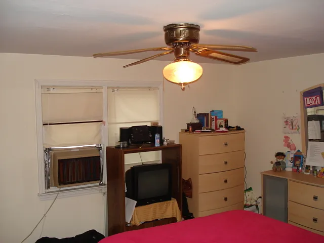 3 bed, 1070 sqft, $1,300 — Photo 3