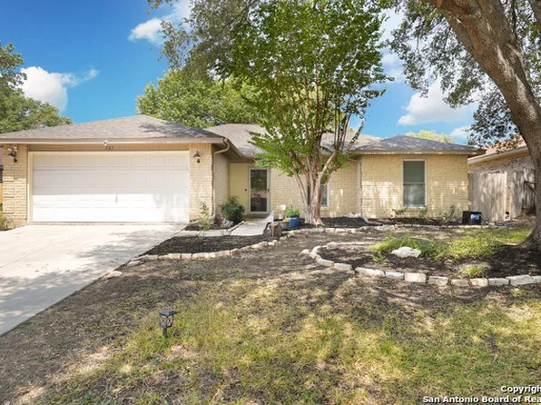 205 CLEAR OAK, Universal City, TX 78148