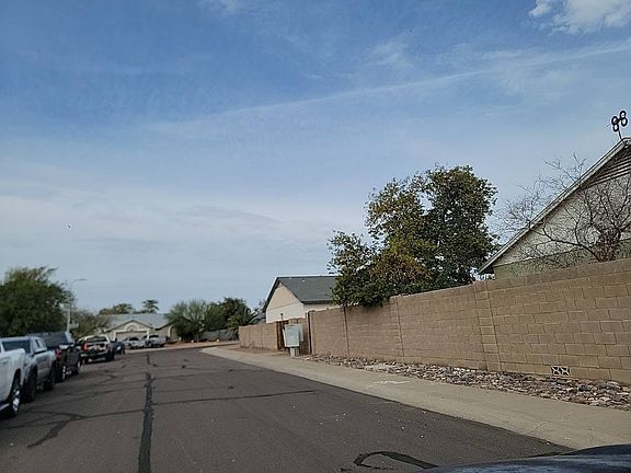 4th image of 5410 N 101st Dr