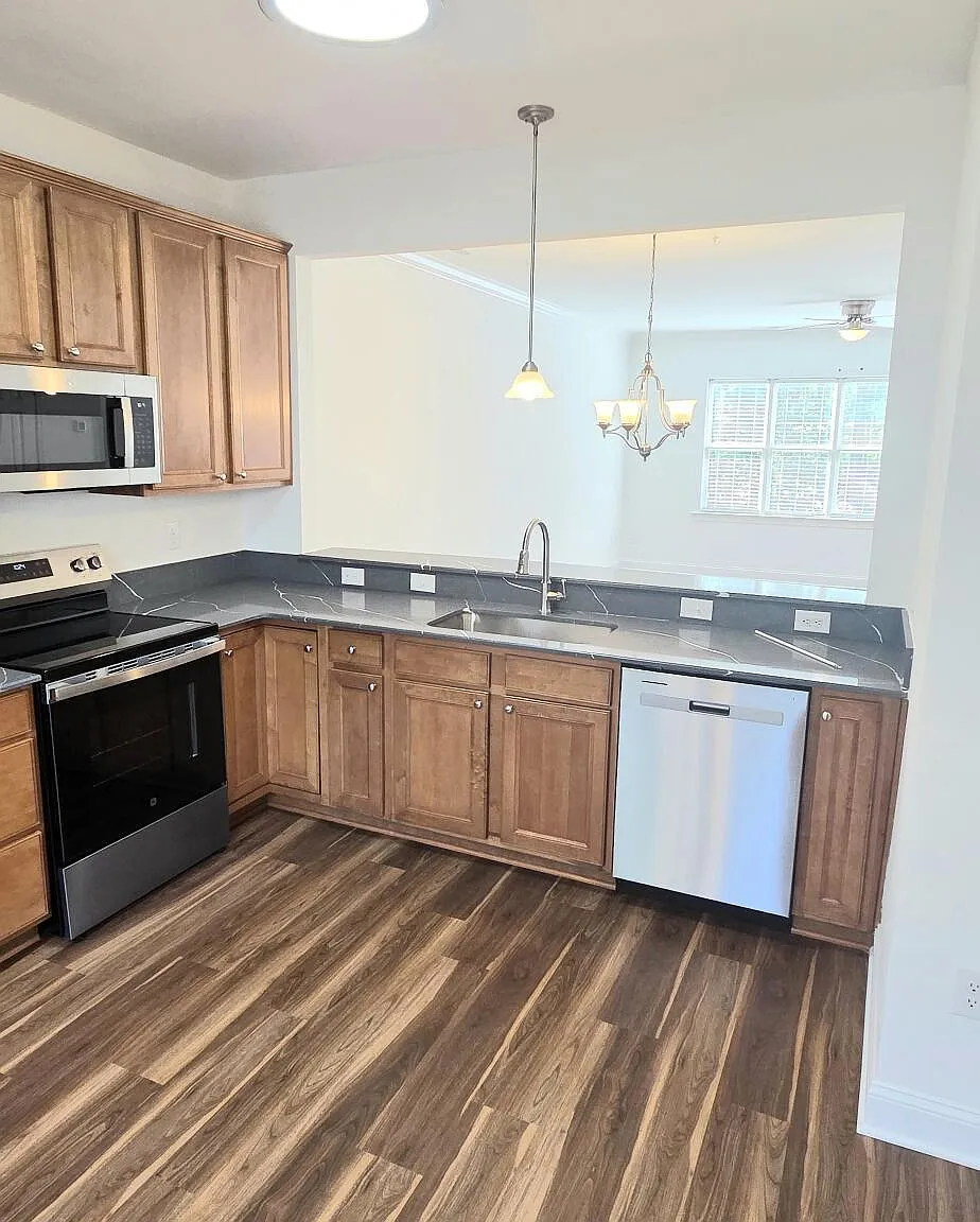 3 bed, 2.5 bath, 1542 sqft, $1,795 — Photo 4