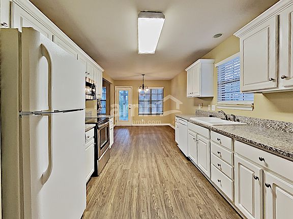 3rd image of 6549 Broken Bow Dr
