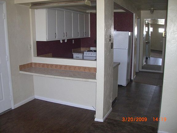 Breakfast Bar, Kitchen & Hallway