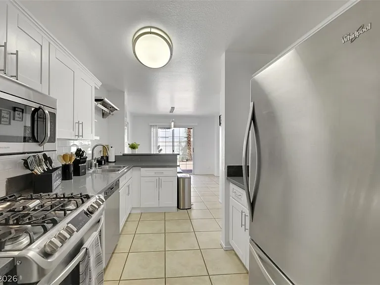 7989 Lisa Dawn Ave — Photo 15