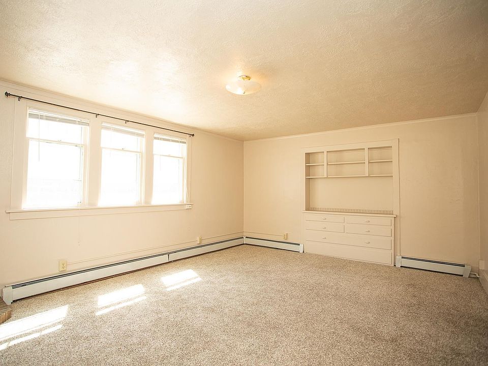 additional living room photo