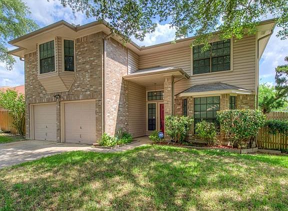 3rd image of 1204 Faircrest Dr