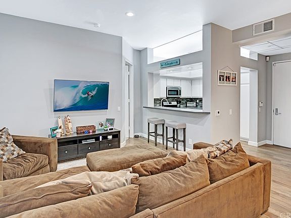 5th image of 5151 Balboa Blvd Unit 105