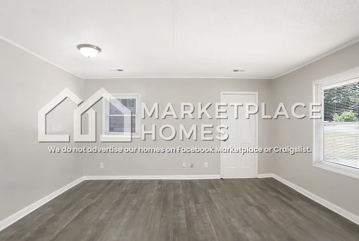 8206 Huntington Dr — Photo 7