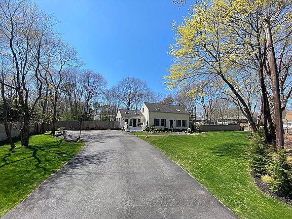 Private Driveway Entrance
