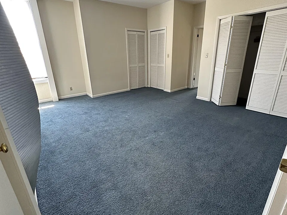 127 S Jackson St #2