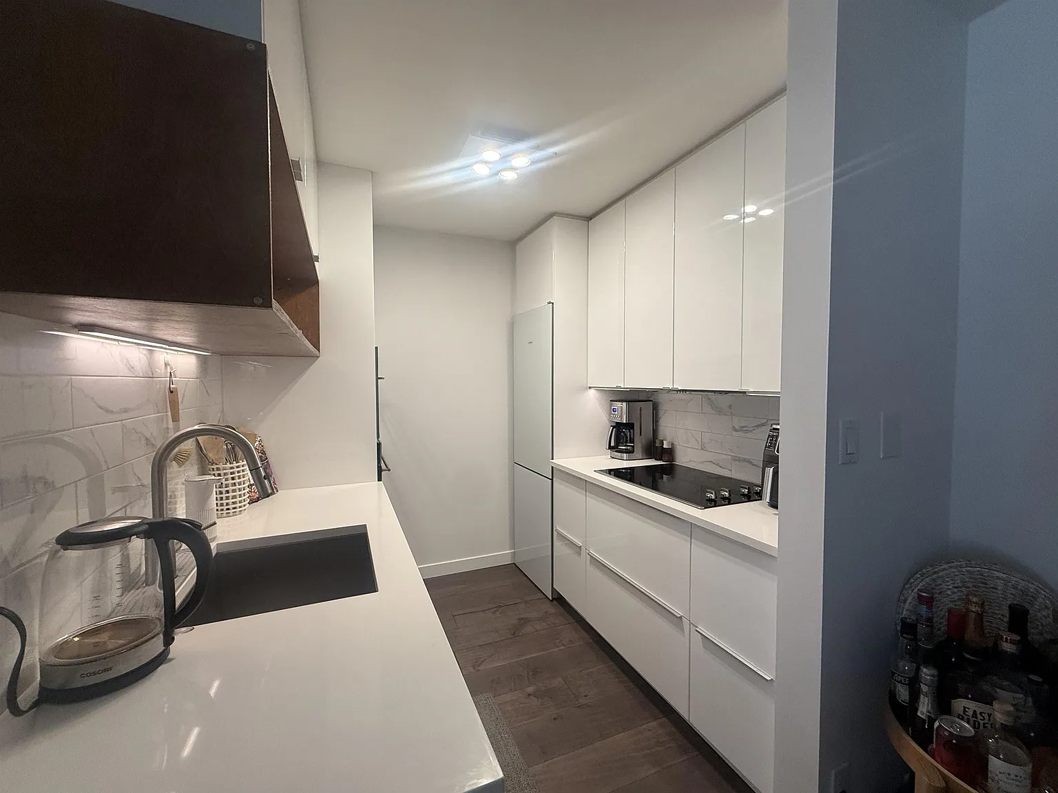 2 bed, 625 sqft, $3,200 — Photo 3