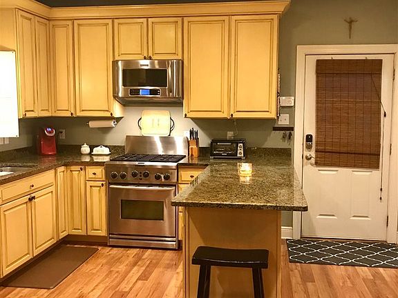 5th image of 279 Le Village Dr