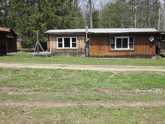 2nd image of 410 Wolf Ln