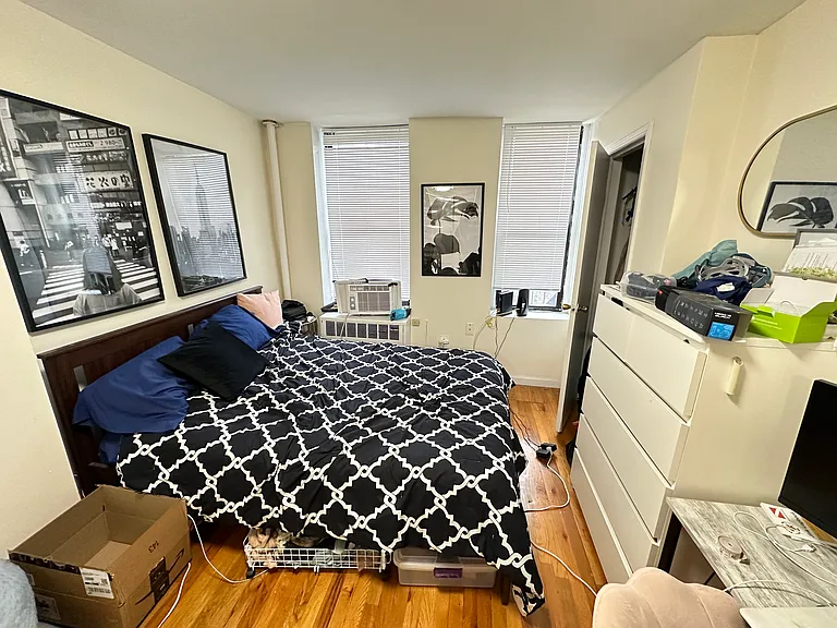 326 E 6th St #6 — Photo 4