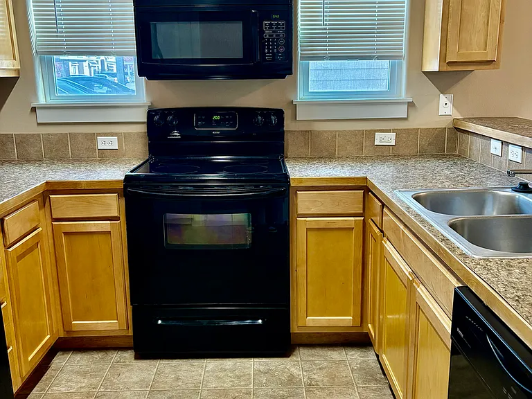16661 N Profit Cir — Photo 9