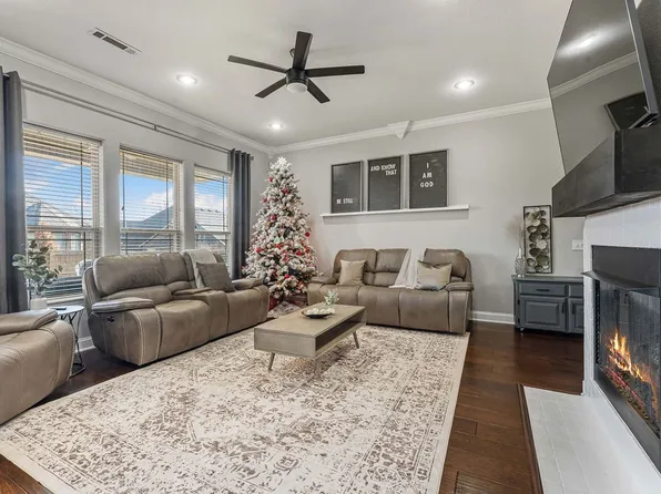 5801 S 67th St, Cave Springs, AR 72718