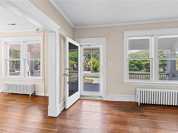 5th image of 621 Miller St