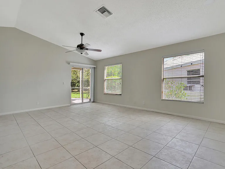 1022 Island Manor Dr — Photo 12