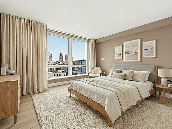 4th image of 212 W 72nd St #18E