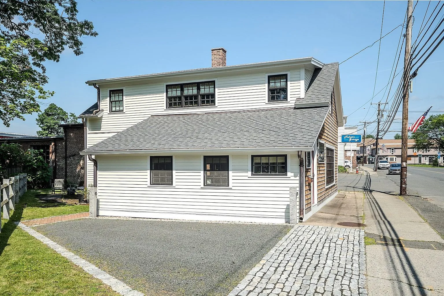 2 bed, 1400 sqft, $2,995 — Photo 2